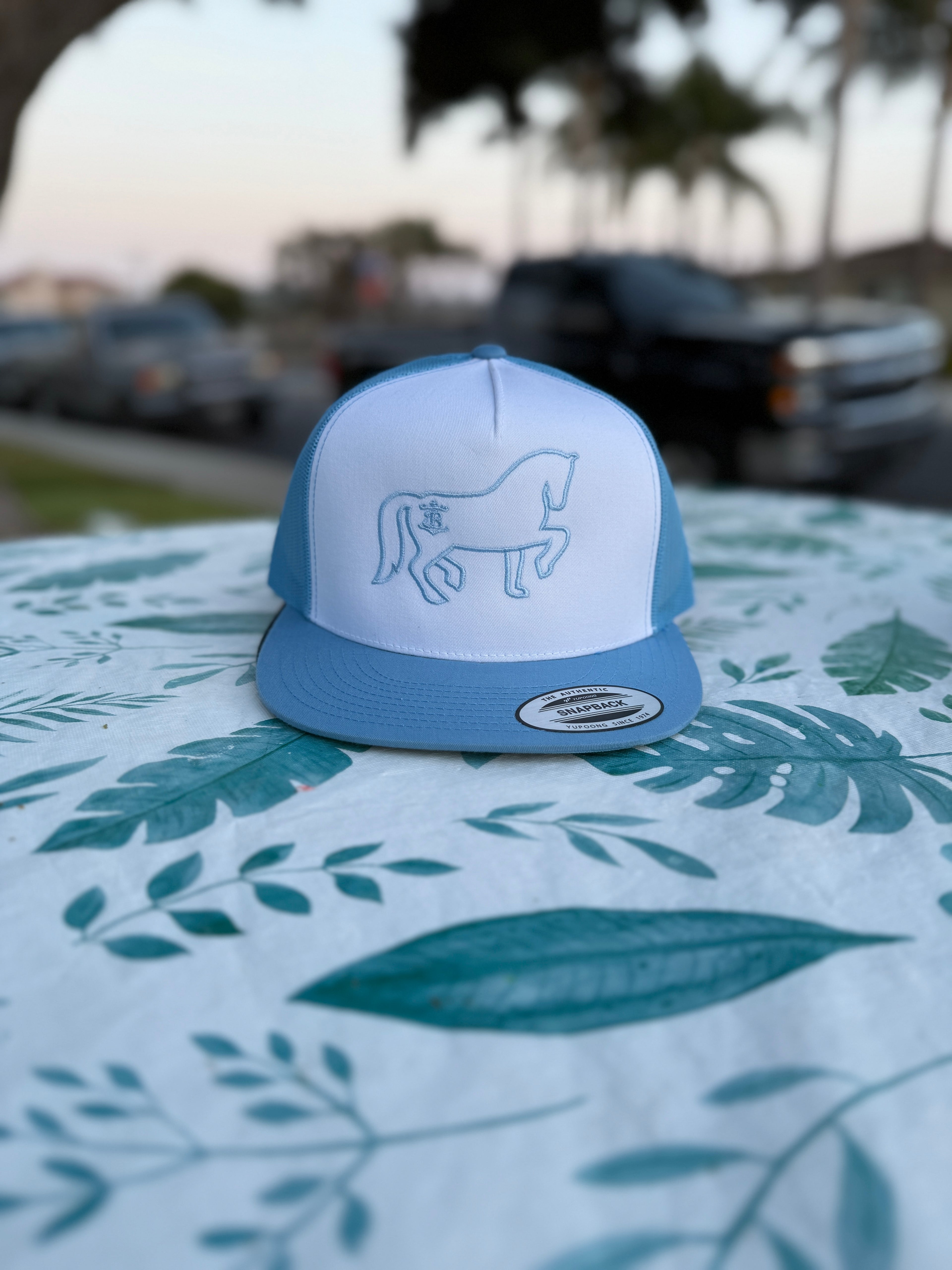 Caballo bailador azul