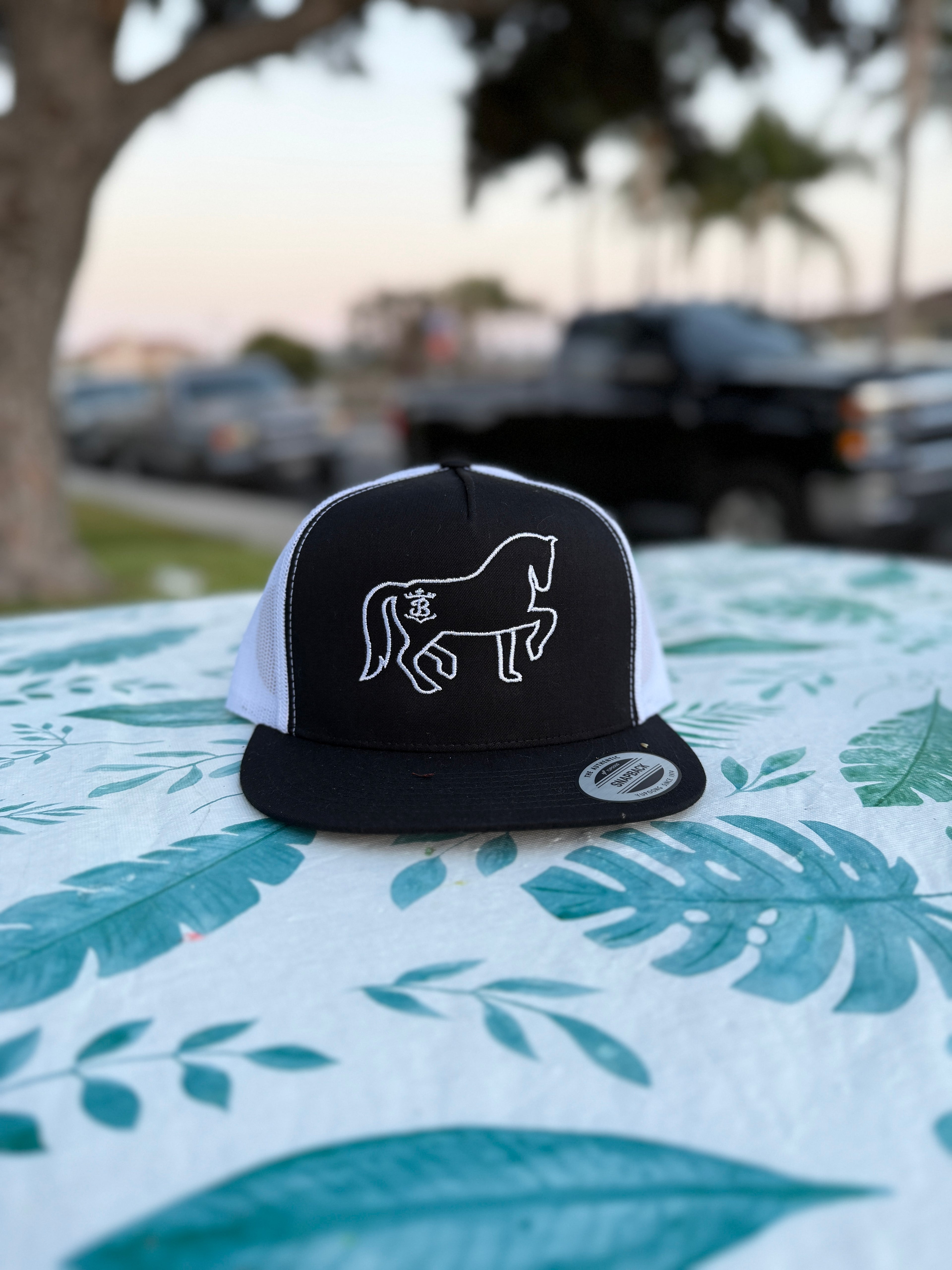 Caballo bailador negro